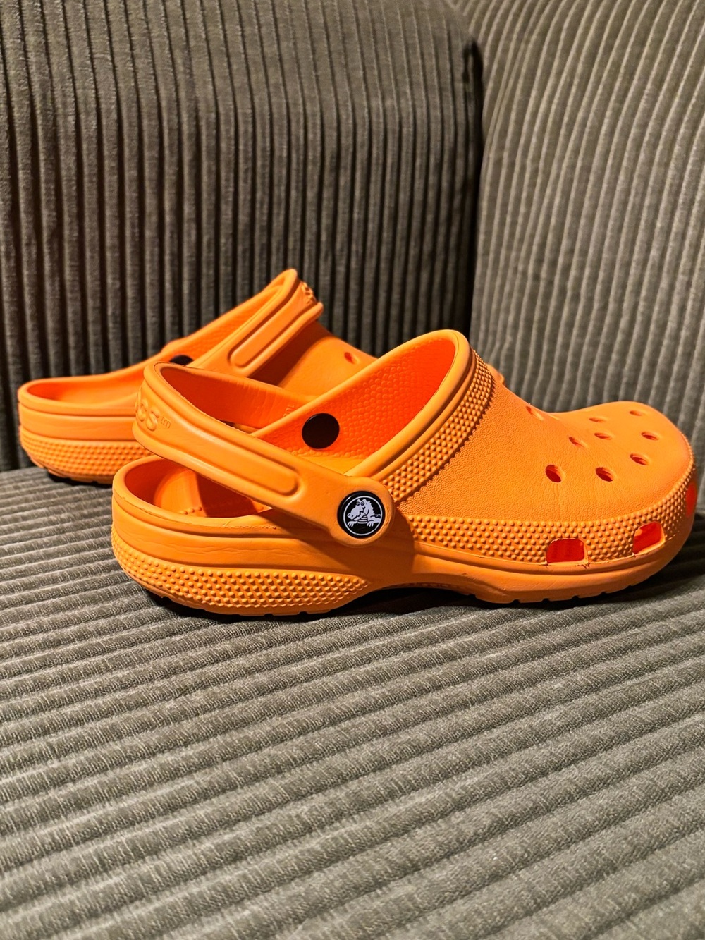 CROCS Women’s Size 6Classic Clog - Bright Orange GUC